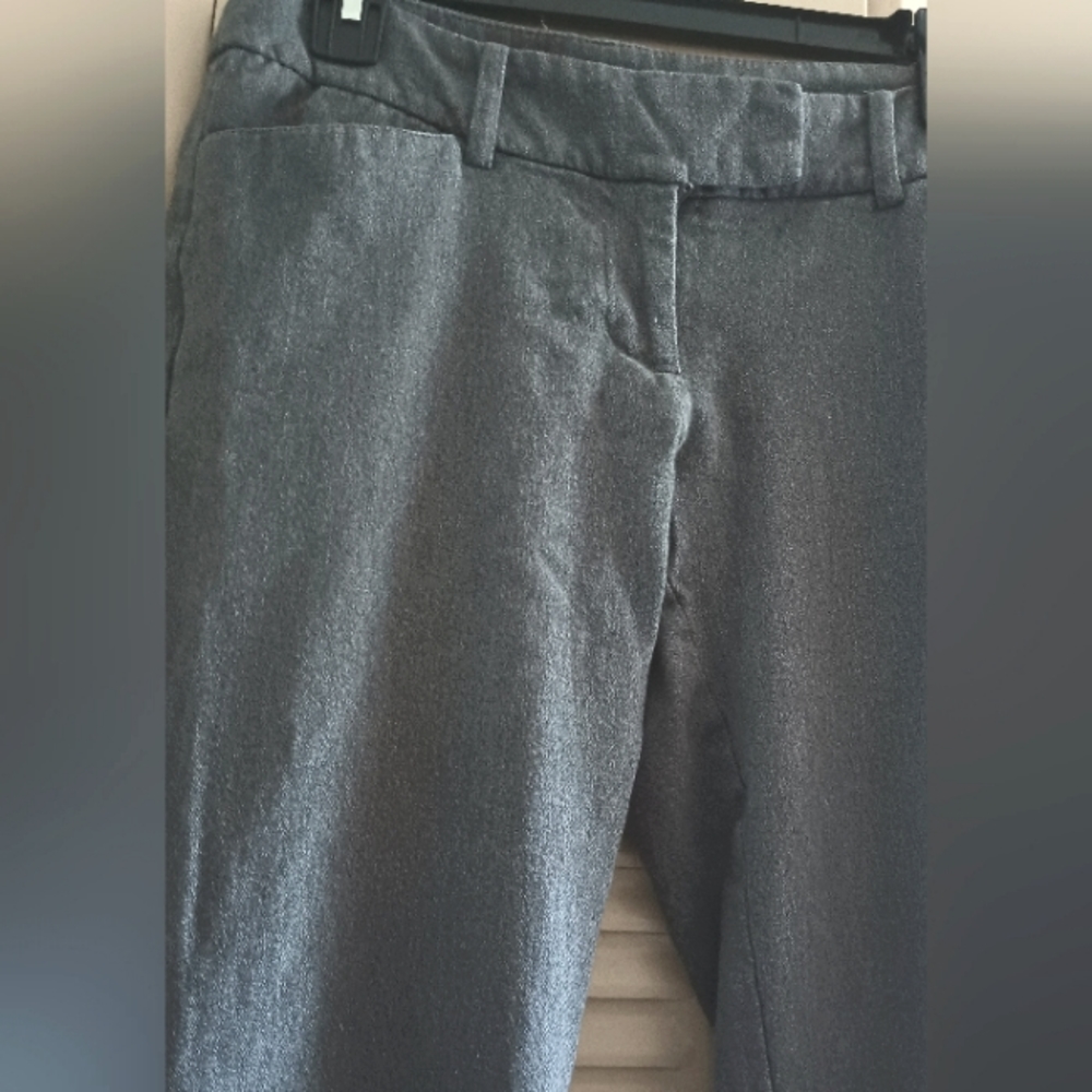 Mossimo Size 4 Grey Skinny Stretch Cropped Dress Pants